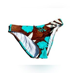 Medium bottom swim suit